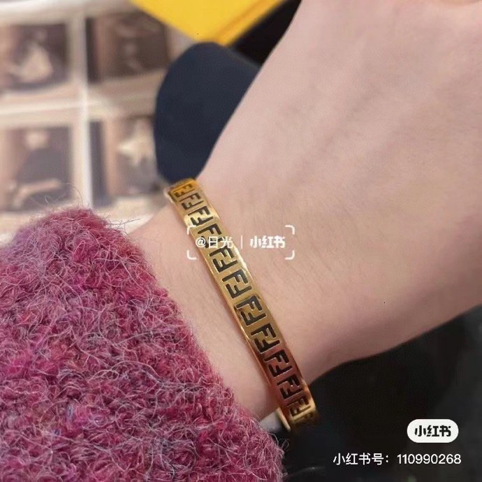 Fendi bracelet 10lyr5 (2)